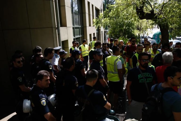 Στο εδώλιο 21 άτομα για την εμπρηστική επίθεση στις Σκουριές Χαλκιδικής το ’13 (Βίντεο)